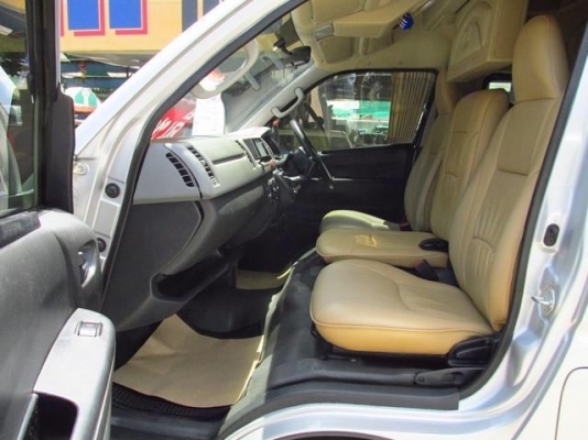 โทร 0922726669 คุณตันหยงดูแลค่ะ รถตู้ดีเซลล์ ปี 2013 เกียร์ธรรมดา แต่งวีไอพี