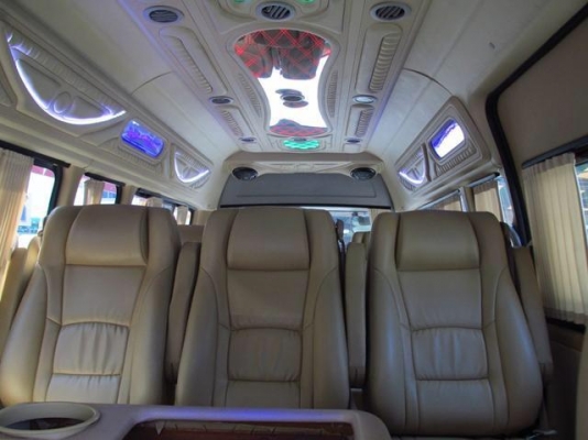 โทร 0922726669 คุณตันหยงดูแลค่ะ รถตู้ดีเซลล์ ปี 2013 เกียร์ธรรมดา แต่งวีไอพี