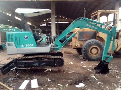 ขายรถขุดแบคโฮ SUMITOMO. Pc30 (คอนโทลสั้น. ปั๊มนิ้ว. แทรคเหล็ก) เครื่องแน่น. ปั๊มแรง. รถพร้อมใช้งาน ราคา  290,000 ต่อรองได้
