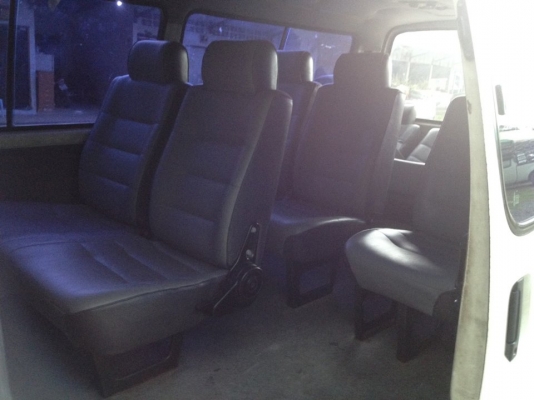 รถตู้โตโยต้า ไฮเอช.