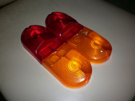 ต้องการขายไฟท้าย FIAT (NOS)