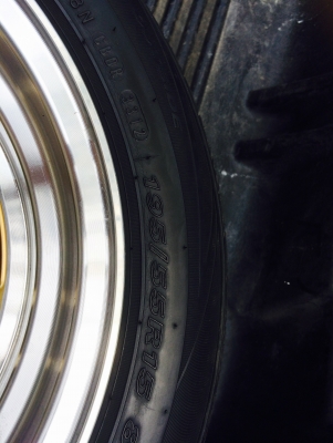 ขายล้อแม็กขอบ15กว้าง8ออฟ20. 4รู100พร้อมยางสวยๆดอกเต็มๆ