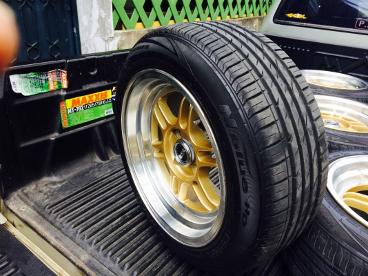 ขายล้อแม็กขอบ15กว้าง8ออฟ20. 4รู100พร้อมยางสวยๆดอกเต็มๆ