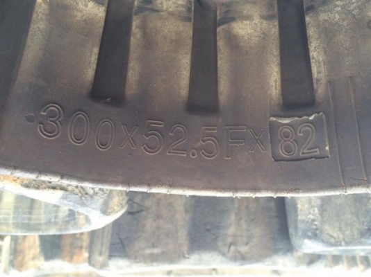 ขายแทรคยาง ใช้กับ รถขุด HITACHI EX30 นำเข้าจากญี่ปุ่น ติดต่อ 081-2990958/089-8368497 (เจ้าของขายเอง) ขายแทรคยาง ใช้กับ รถขุด HITACHI EX30 นำเข้าจากญี่ปุ่น ติดต่อ 081-2990958/089-8368497 (เจ้าของขายเอง)