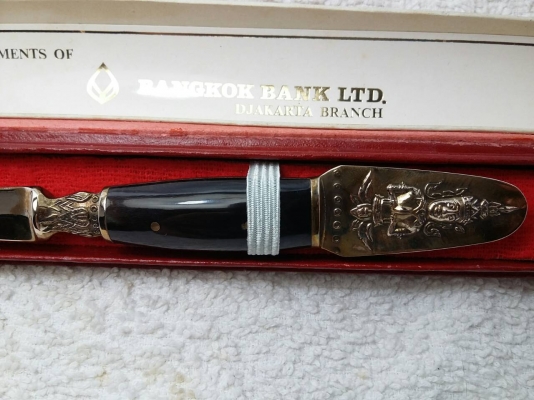 มีดทองเหลืองลายเทพพนมที่ระลึกแบงค์