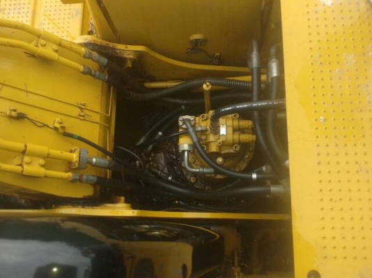 ขายรถแบคโฮ CAT 320D เอกสารเล่มทะเบียน 9200 ชม.ราคา 1800000