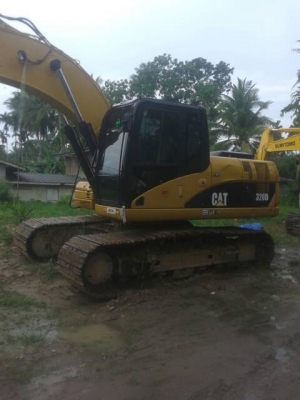 ขายรถแบคโฮ CAT 320D เอกสารเล่มทะเบียน 9200 ชม.ราคา 1800000