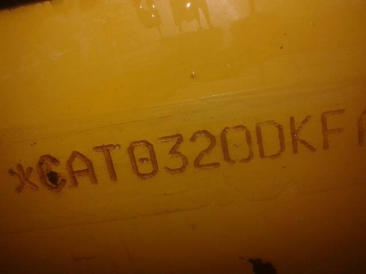 ขายรถแบคโฮ CAT 320D เอกสารเล่มทะเบียน 9200 ชม.ราคา 1800000