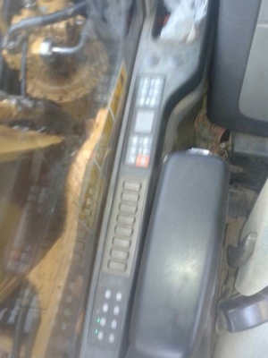 ขายรถแบคโฮ CAT 320D เอกสารเล่มทะเบียน 9200 ชม.ราคา 1800000