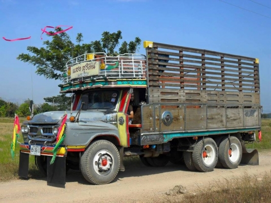 ขาย10ล้อ1เพลา เครื่อง175แรง 6BG1 พ.เพาเวอร์ เบรกทิฟฟี่ ช่วงล่างใหญ่จัมโบ้200 คานหน้าใหญ่ของHINO ยางดี ทะเบียนเต็ม สภาพพร้อมใช้งาน เอกสารพร้อมโอน สนใจโทร 090-8588220คุณนะ 093-3258446คุณบิว ID:narong498 หรือเข้าดูสินค้าอื่นๆได้ที่ www.truck.in.th/498 หรือเพ