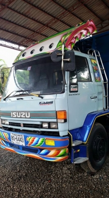 ขายรถ10ล้อ1เพลา เครื่อง195 ตัวแท้ โทร 084-6575265