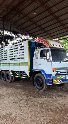 ขายรถ10ล้อ1เพลา เครื่อง195 ตัวแท้ โทร 084-6575265