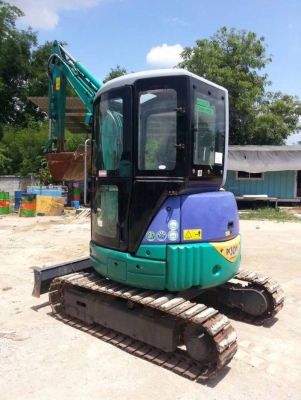 ขาย KOMATSU PC30MR นำเข้าจากญี่ปุ่น 090-986-2521 อ๊อบ