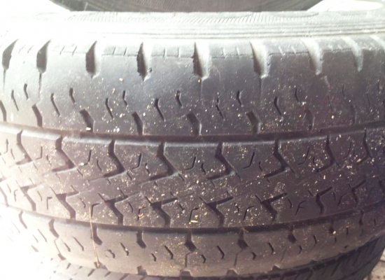ยาง 195R14 สภาพดี 4เส้น