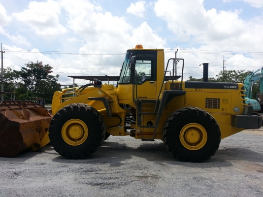 ขาย KOMATSU WA 400-3E นำเข้าจากญี่ปุ่น สภาพ 90\% ติดต่อ 090-986-2521 อ๊อบ