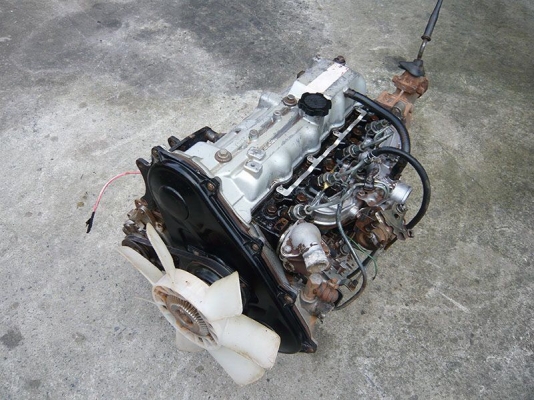 ขายเครื่องยนต์ toyota2L 16850 บาท