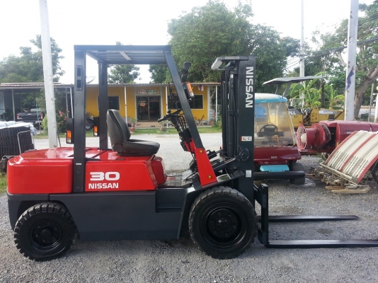 ขาย NISSAN 3ตัน เสา 3เมตร นำเข้าจากญี่ปุ่น พร้อมใช้งาน 090-986-2521