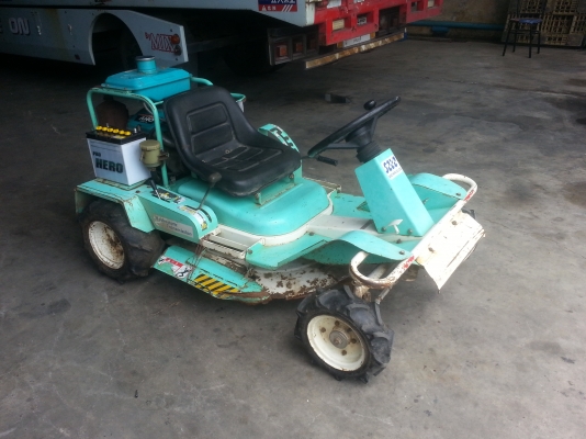 ขายรถตัดหญ้า Sato เครื่อง Kubota OHV ขายรถตัดหญ้า Sato เครื่อง Kubota OHV