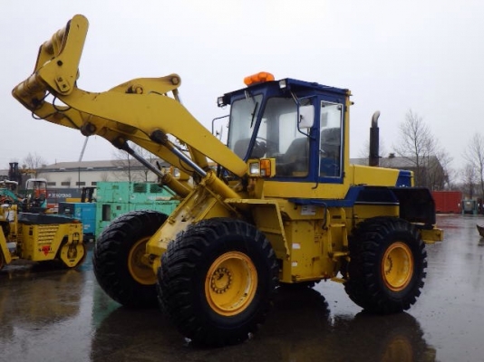 ขาย KOMATSU WA 300-1 ซีเรียลสูง 30,000 นำเข้าจากญี่ปุ่น สวยสุดๆ รีบจอง มีคันเดียว 090-986-2521 อ๊อบ ขาย KOMATSU WA 300-1 ซีเรียลสูง 30,000 นำเข้าจากญี่ปุ่น สวยสุดๆ รีบจอง มีคันเดียว 090-986-2521 อ๊อบ