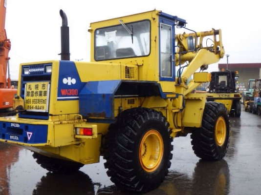ขาย KOMATSU WA 300-1 ซีเรียลสูง 30,000 นำเข้าจากญี่ปุ่น สวยสุดๆ  รีบจอง มีคันเดียว 090-986-2521 อ๊อบ