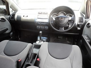 HONDA JAZZ 1.5 AUTO ปี 2004 พร้อมติดแก๊ส LPG จัดไฟแนนซ์ได้ ไม่ต้องมีคนค้ำ T.086-527-9533