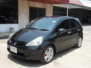 HONDA JAZZ 1.5 AUTO ปี 2004 พร้อมติดแก๊ส LPG จัดไฟแนนซ์ได้ ไม่ต้องมีคนค้ำ T.086-527-9533