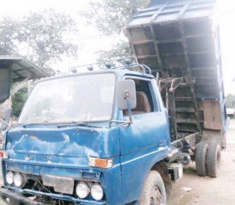TOYOTA DYNA BU30 - 115 HP 14B หกล้อดั๊มพ์ รถสภาพดีพร้อมใช้งานได้เลยครับ ขายตามสภาพไม่มีเอกสารทะเบียนนะครับ กระบะดั๊มพ์เหล็ก 4 ตันความยาว 3.50 เมตรสภาพดีสุดๆพร้อมบรรทุกหนักได้เลย เครื่องยนต์ 14B วางใหม่เครื่องแรงดีไม่มีเยิ้มครับ ภายในเก๋งคอนโซลครบ พวงมาลัย