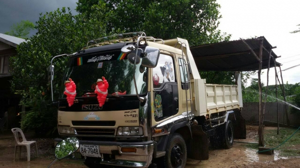 ISUZU 6 ล้อดัมพ์  รุ่น FSR33H4  ปีจดทะเบียน 2530  210 แรงม้า