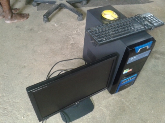 คอม PC ตัังโต๊ะทัั้งชุด