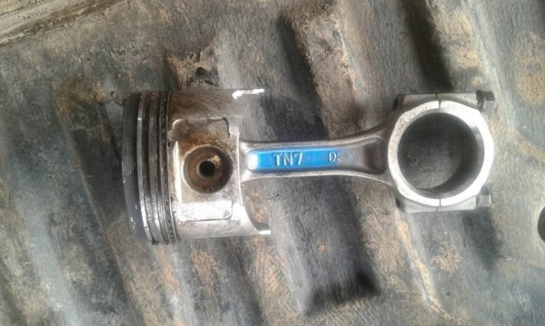 FROM JAPAN ENGINE อะไหล่เครื่องยนต์ KOMATSU(4D88)หรือYANMAR(4TN88) สนใจรีบติดต่อ 0818833166