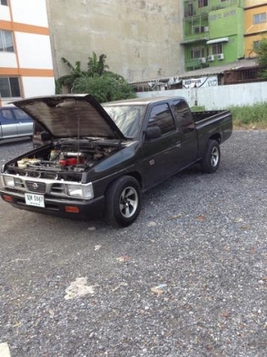 ขาย NISSAN  BIGM ฝาเเดง  ปี 1991 เครื่องดี ช่วงล่างดี  สีสวย