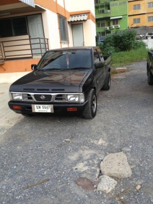 ขาย NISSAN  BIGM ฝาเเดง  ปี 1991 เครื่องดี ช่วงล่างดี  สีสวย