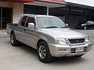 MITSUBISHI STRADA 2.5 MT 2004 จัดไฟแนนซ์ได้ ไม่ต้องมีคนค้ำ T.086-527-9533