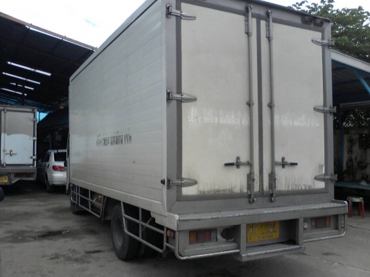รถบรรทุก 6 ล้อ ตู้เย็น ISUZU NPR 130 แรงม้า ปีจดทะเบียน 2554 รถบรรทุก 6 ล้อ ตู้เย็น ISUZU NPR 130 แรงม้า ปีจดทะเบียน 2554