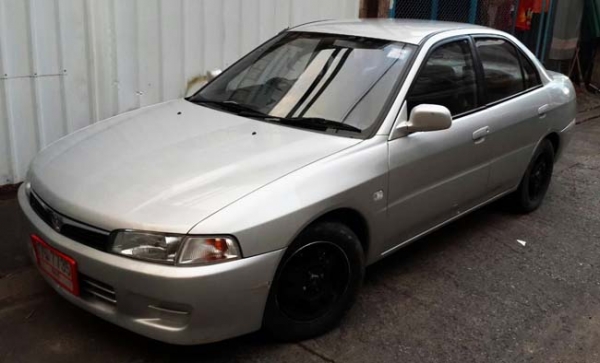 Mitsubishi lancer 1.5 ปี 98 เกียร์ธรรมดา ไม่ติดแก๊ส ขับดีมาก พร้อมใช้เลย