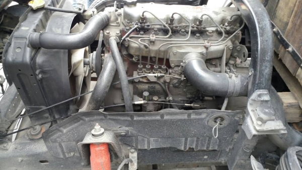 หกล้อ  HINO FB117แรง  ลูกค้ารับรถกลับบ้านเรียบร้อยแล้วเจ้าเก่าปีที่แล้วก็ได้มาซื้อรถเกียว1คันกับทีมงาน มอส ขอบคุณมาครับ ผู้บ่าวสกล