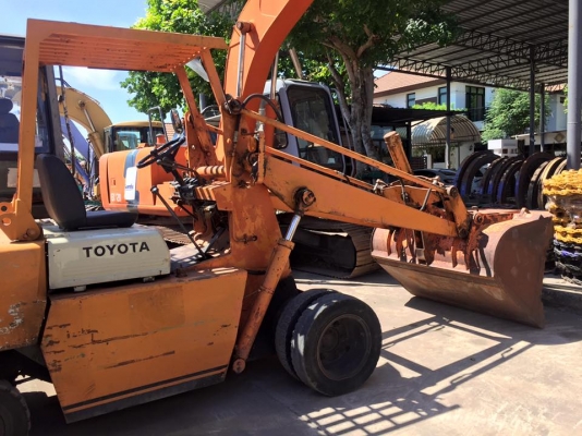 รถตัก TOYOTA SD15  ราคา 200,000 บาท รถเก่านำเข้าจากญี่ปุ่นไม่เคยใช้งานในไทย  สภาพพร้อมลุยงาน เอกสารใบอินวอยแจ้งจำหน่าย