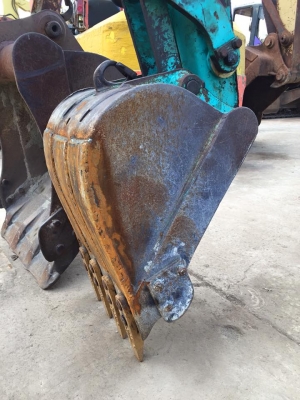 PC 20-7 มีเก๋ง มีใบมีด เก่านอกไม่เคยใช้งานในไทย ราคา 350,000 บาท