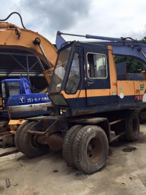 PW100-1 ล้อยาง เก่านอกไม่เคยใช้งานในไทย ราคา 800,000 บาท