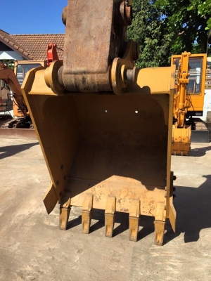 SK200-มาร์คที ธรรมดา เก่านอกไม่เคยใช้งานในไทย  ราคา 1,400,000 บาท