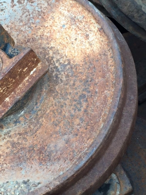 ล้อนำ CAT 330B  ราคา 15,000 บาท