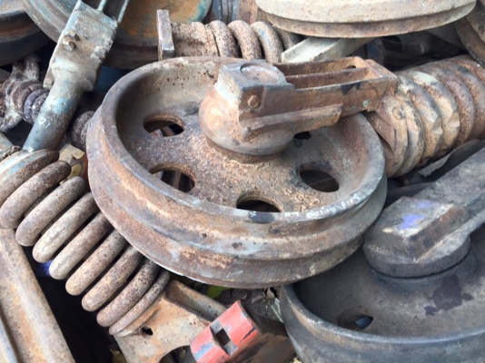 ล้อนำ pc200-3  ราคา 6,000 บาท