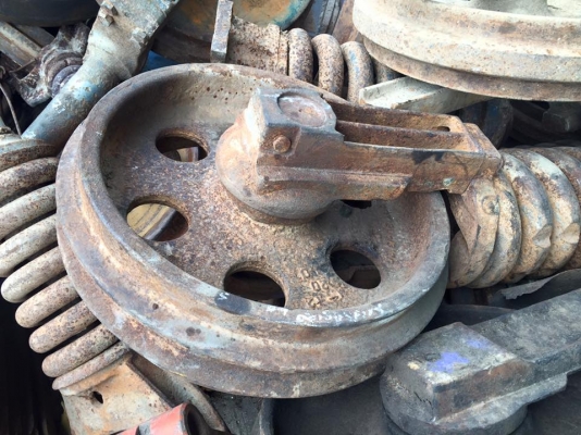 ล้อนำ pc200-3  ราคา 6,000 บาท