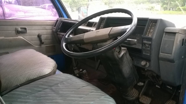 ขาย 6 ล้อ ISUZU หัวยกได้ เครื่อง 4BE1 110 แรงม้า คัสซีสวยตลอดเส้น แต่งเกียร์สั้น ทะเบียนพร้อมโอนครับ