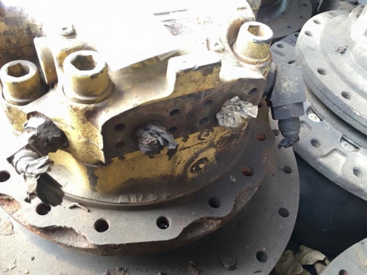 ตัวเดิน PC200-5 เก่านอกญี่ปุ่น  ราคา 120,000 บาท