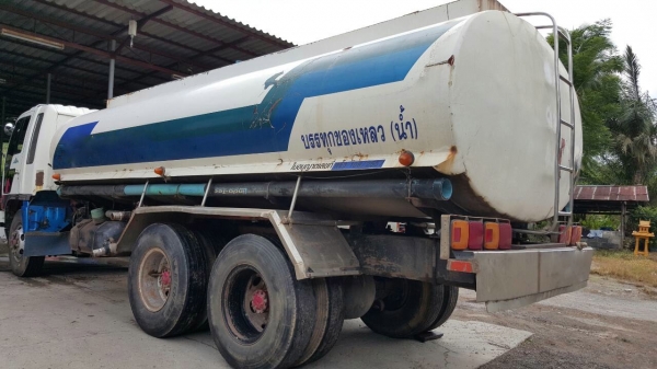 รถฮีโน่ 10 ล้อ บรรทุกน้ำ  FM3H  195  แรงม้า.  ปี 39     สนใจติดต่อ  081 - 6079515