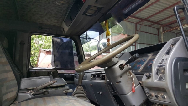 รถฮีโน่ 10 ล้อ บรรทุกน้ำ  FM3H  195  แรงม้า.  ปี 39     สนใจติดต่อ  081 - 6079515