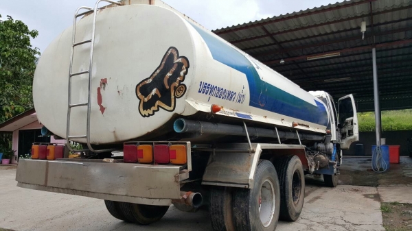 รถฮีโน่ 10 ล้อ บรรทุกน้ำ  FM3H  195  แรงม้า.  ปี 39     สนใจติดต่อ  081 - 6079515