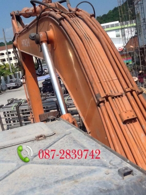 ขายรถแบคโฮพร้อมหัวกระแทก HITACHI EX 200 ขายรถแบคโฮพร้อมหัวกระแทก HITACHI EX 200