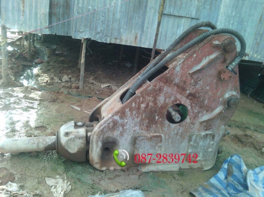 ขายรถแบคโฮพร้อมหัวกระแทก HITACHI EX 200 ขายรถแบคโฮพร้อมหัวกระแทก HITACHI EX 200